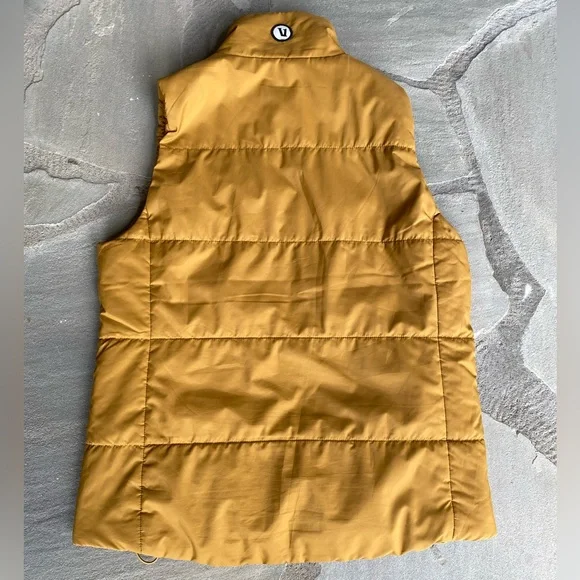 vuori Truckee Insulated Vest 2.0 - Picture 2 of 10